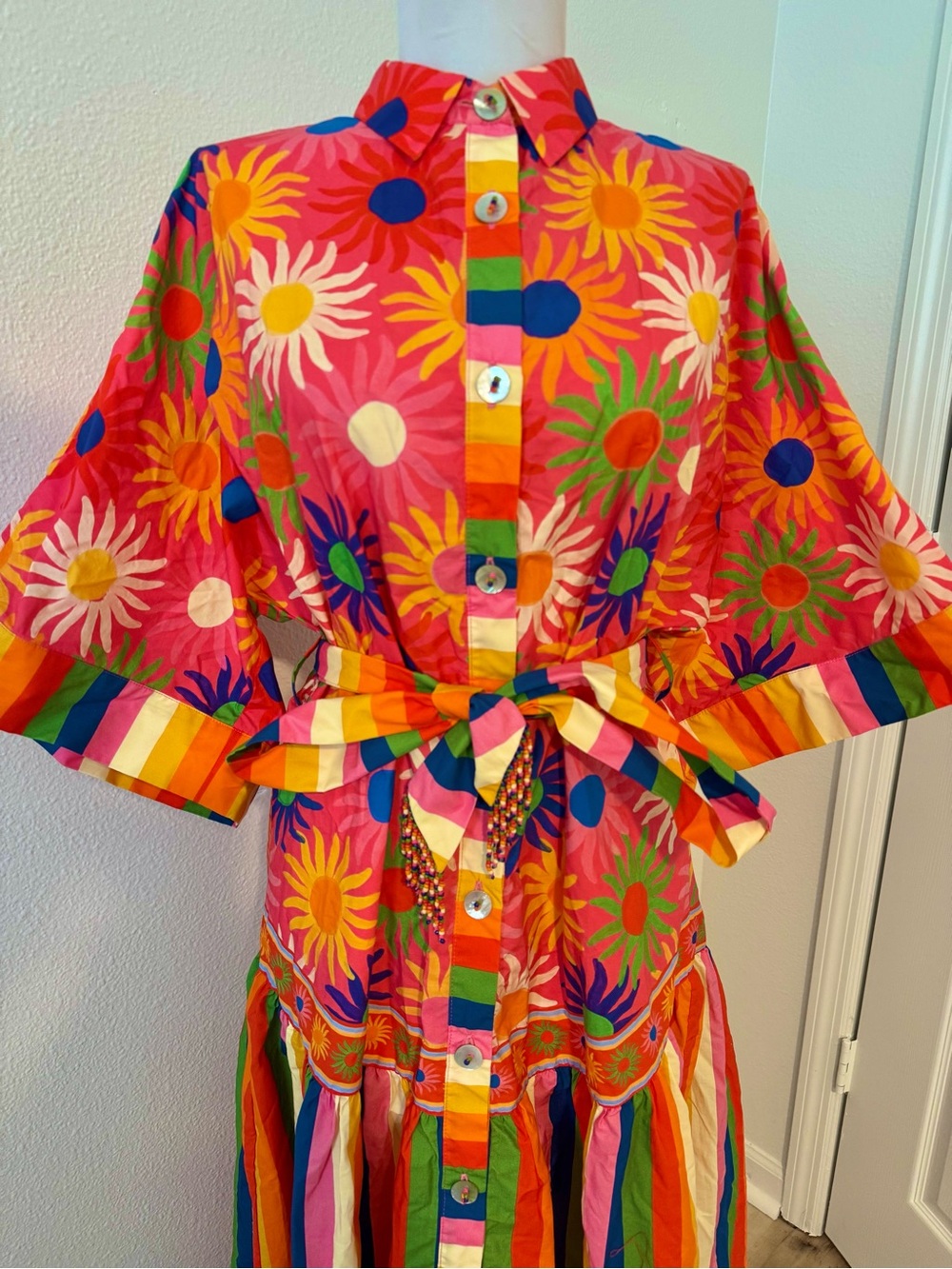 Farm Rio Coral Mixed Graphic Macaws Midi Dress Size M NWT - Picture 5 of 6